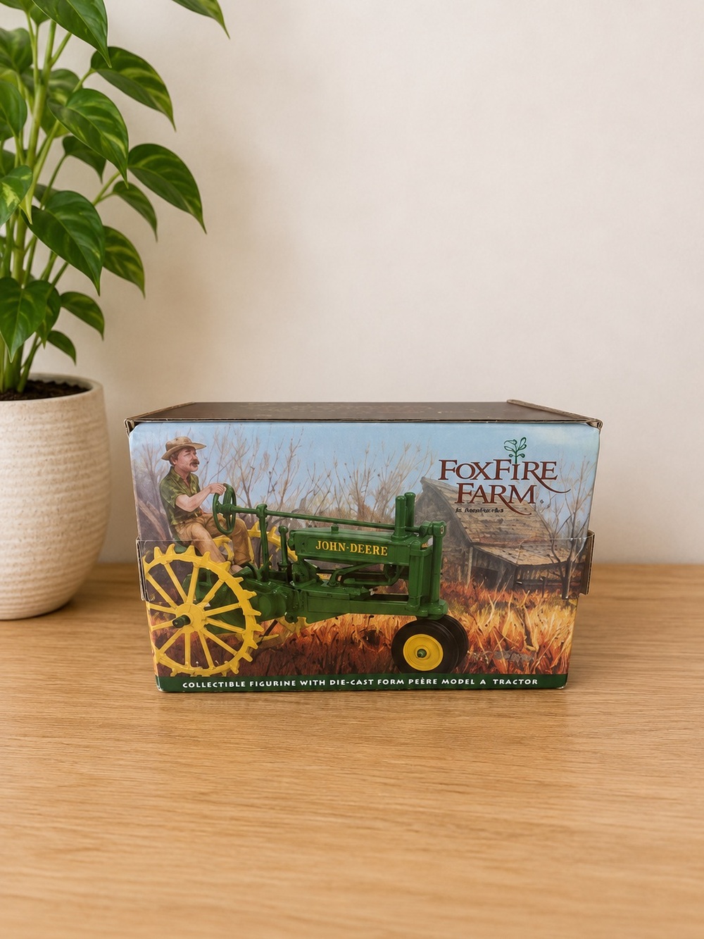 Ertl John Deere Model A Tractor 1:16 Foxfire Farm Lowell‎ Davis Figure NIB Vtg